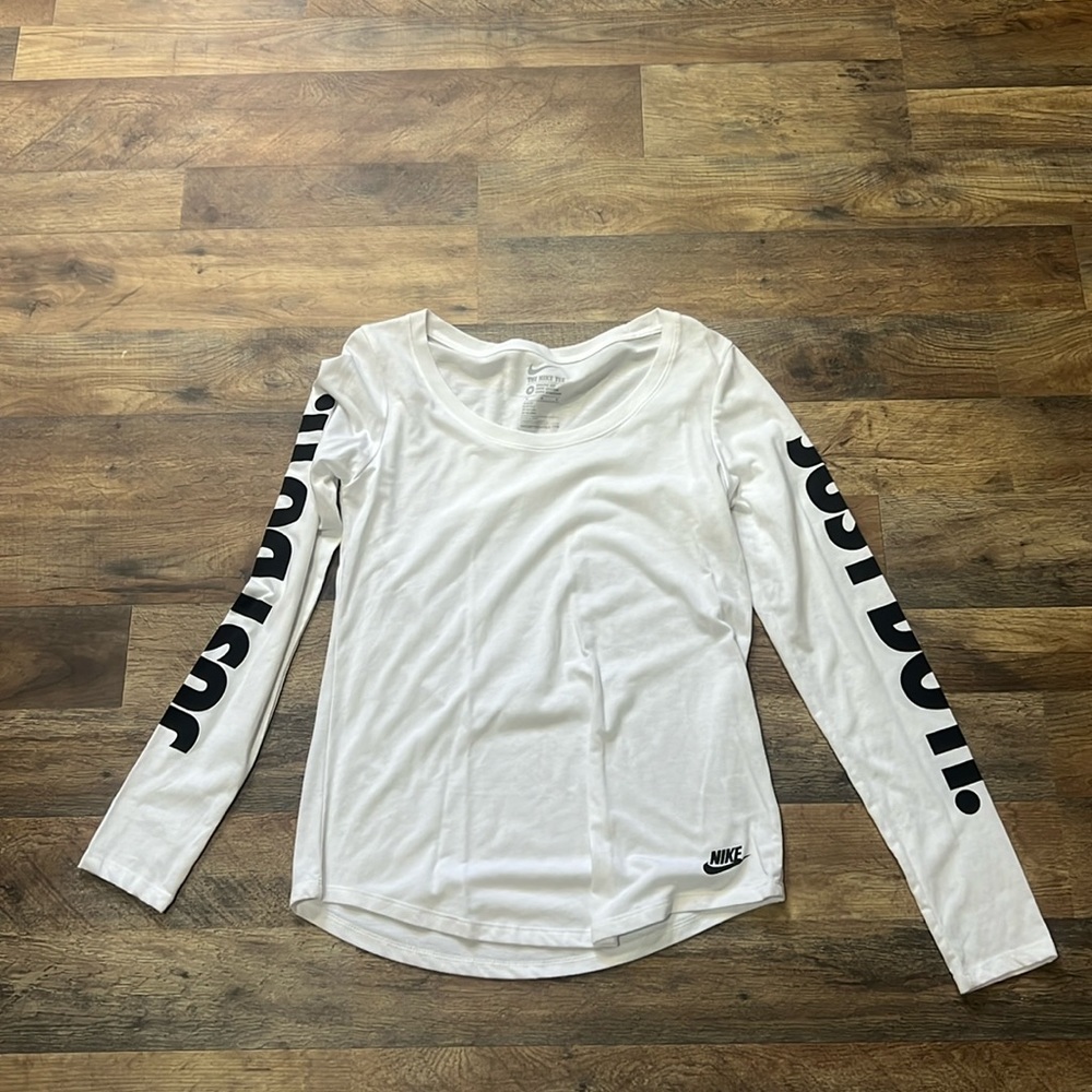 NIKE long sleeve shirt